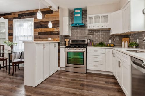 4894 62nd St, Milwaukee WI  53218-4113 exterior