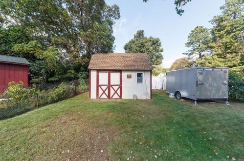 26 Concord Ter, Enfield CT 06082-2106 exterior