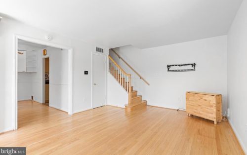 6934 Westhampton Dr, Alexandria VA 22307-1528 exterior