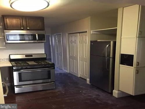 324 18 St, Philadelphia PA 19140-1014 exterior