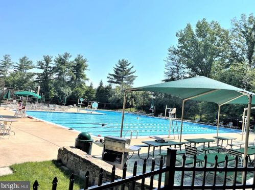 7623 Coddle Hbr Ln, Rockville MD 20854-3253 exterior