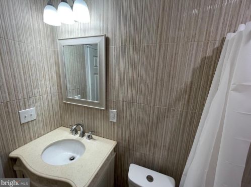 5818 Camac St, Philadelphia PA  19141-4123 exterior