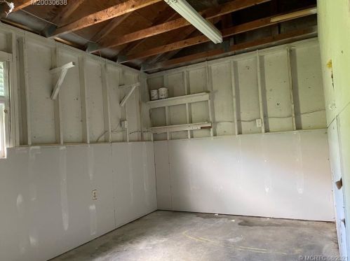 555 Twylite Ter, Fort Pierce FL 34983-1186 exterior