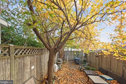 1768 T St, Washington DC 20009-7101 exterior