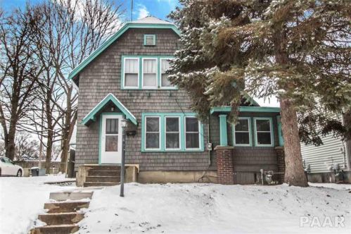 422 South St, Pekin, IL 61554-5752