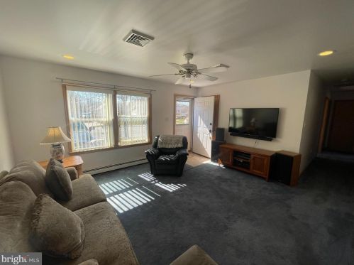 10 Bunting Brg Rd, Cookstown NJ 08511-1101 exterior