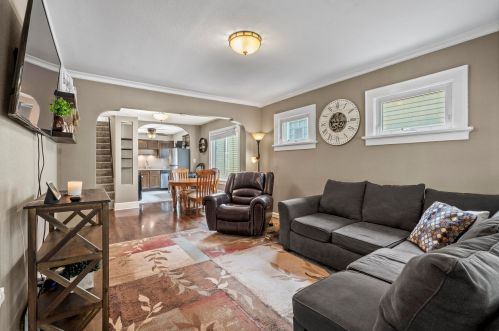 240 69th St, Milwaukee WI  53214-1610 exterior