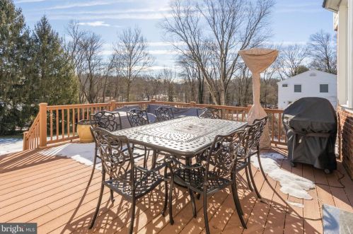 272 Steeplechase Dr, Media PA 19063-1958 exterior