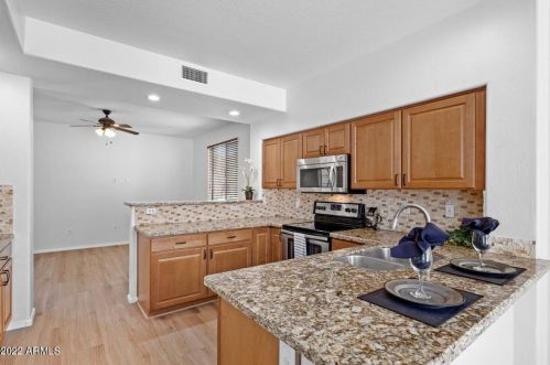 1424 Cathedral Rock Dr, Phoenix AZ 85048-8910 exterior