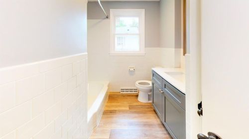 72 Allendale Ave, Providence RI  02911-3104 exterior