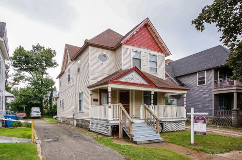 739 Academy St, Kalamazoo, MI 49007-4681