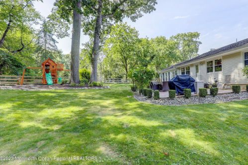 34 Iler Dr, Middletown, NJ 07748-3323