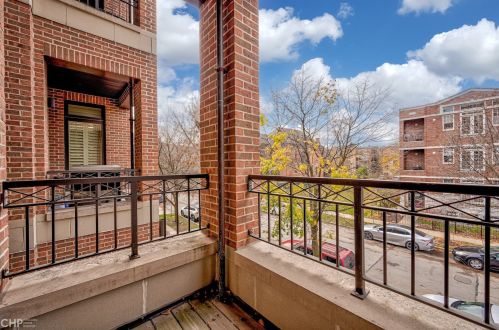 4021 Ellis Ave, Chicago IL 60653-2407 exterior