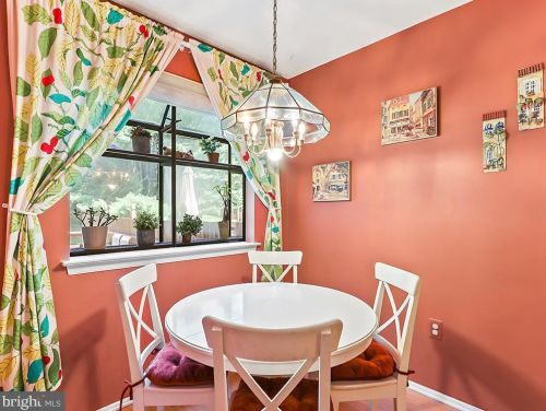 16 Cliveden Ct, Trenton NJ 08648-1400 exterior