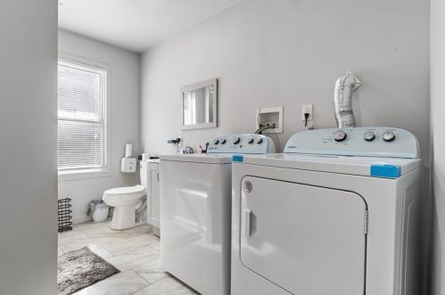 16 Mary St, Pittsburgh PA  15215-1313 exterior