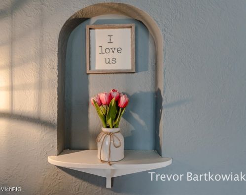 1177 Cornell Rd, Meskegon MI 49441-3833 exterior