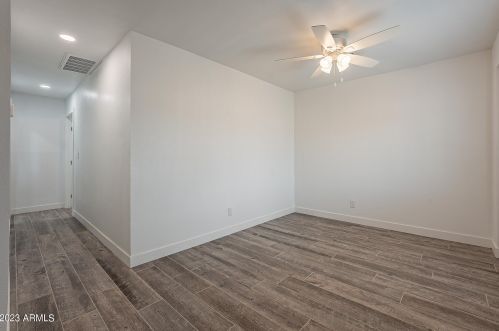 5039 18 Ave, Phoenix AZ 85015-6121 exterior