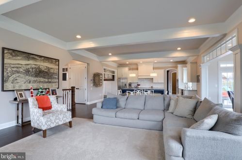 453 Delp Rd, Lancaster PA 17601-2915 exterior