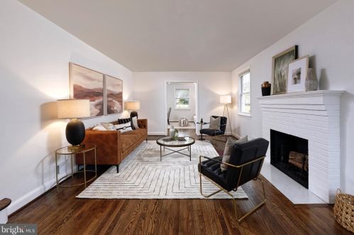 902 Commonwealth Ave, Alexandria VA exterior