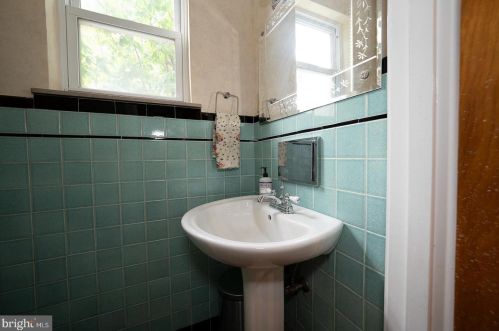 1309 Dickinson St, Philadelphia PA 19147-6221 exterior