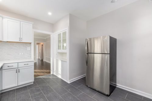 7259 Michigan Ave, Chicago IL 60637-4502 exterior