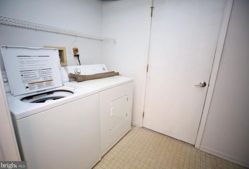 5 Aldgate Ct, Princeton NJ exterior