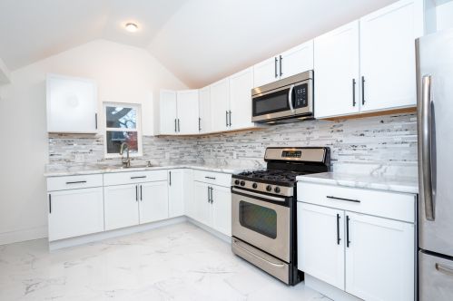 346 Ottawa St, Joliet, IL 60432-4009