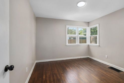 3117 Stratford Dr, Wyoming MI exterior