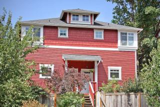 421 11th Ave, Seattle WA  98102-5006 exterior