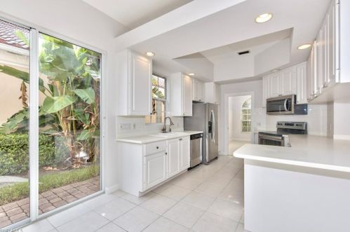 5283 Hawkesbury Way, Naples FL 34119-9582 exterior