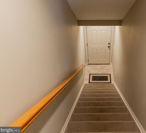 91 Midway Farms Ln, Lancaster PA 17602-2671 exterior