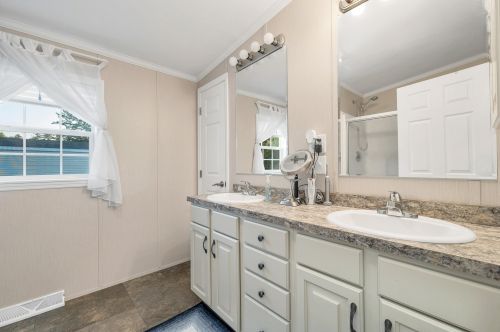 1 Rex Dr, Concord NH 03303-4166 exterior