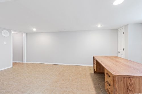 34 Guilford Park Dr, Babylon NY 11704-7928 exterior