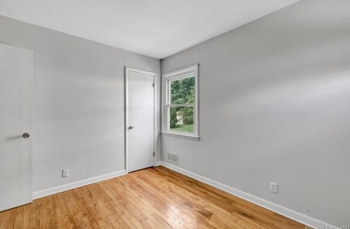 37 Cindy Cir, Milford CT 06460-6644 exterior