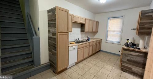 1924 4 St, Philadelphia PA 19122-2206 exterior