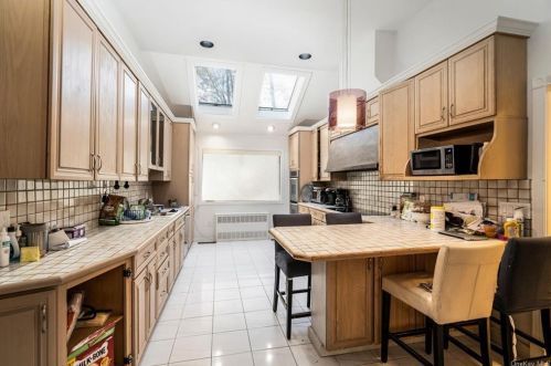 16 Hemlock Holw Rd, Armonk NY 10504-3009 exterior