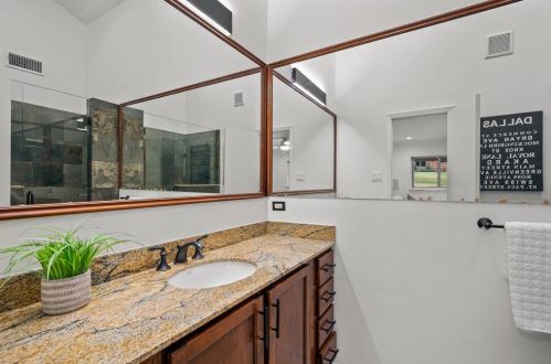 179 Classen Dr, Dallas TX 75218-1004 exterior