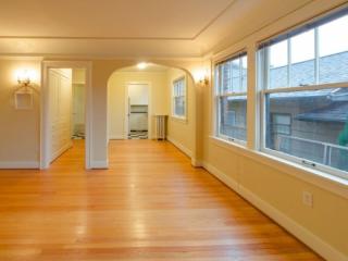 416 Summit Ave, Seattle WA  98102-4858 exterior