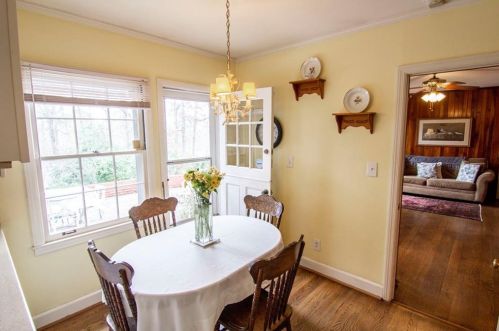 6688 Brandon Ml Rd, Atlanta GA 30328-2031 exterior