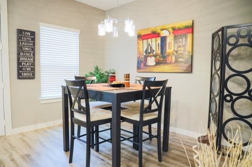 1523 Compton St, Dallas TX  75203-3217 exterior