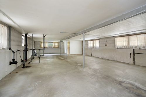 8512 Berwyn Ave, Chicago IL 60656-2513 exterior