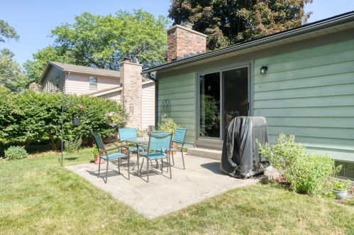 1398 Andrew St, Grand Rapids MI 49508-4814 exterior