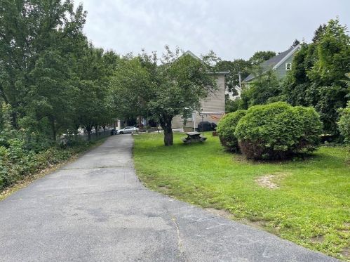 18 Falmouth St, Worcester MA 01607-1313 exterior