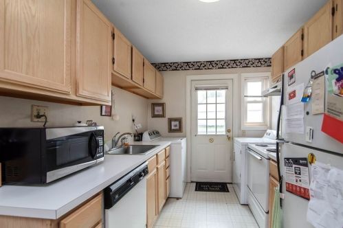 119 Andersen Rd, Chicopee, MA 01022-2107