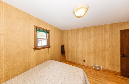 8930 Lincoln Ave, Milwaukee WI 53207-1711 exterior