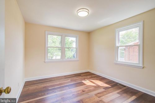 215 Highland Ave, Rockville MD  20850-4136 exterior