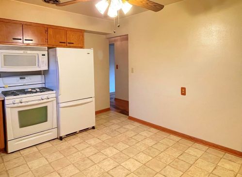 7100 Verona Ct, Milwaukee WI 53219-3932 exterior