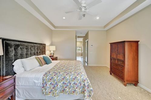 1690 Manchester Ct, Naples FL 34109-0429 exterior