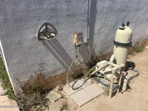 801 Camino Seco, Tucson AZ 85710-1707 exterior