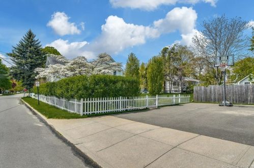 81 Clark St, Milford CT 06460-3202 exterior